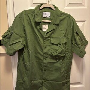 EPTM. The Perfect Example. Men’s Green Multi Pocket Snap Twill Shirt Medium BNWT